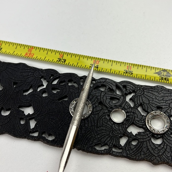 Black Leather Laser Cut-out Belt with Hammered Silver Buckle - Picture 7 of 10